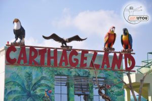 Décor et enseigne en résine sur mesure pour parc d'attraction.