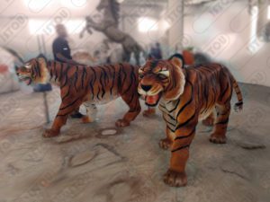 Sculpture tigre en résine et de fibre de verre