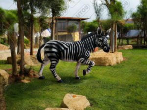 Sculpture zèbre en résine et de fibre de verre