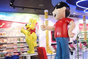 mascotte haribo et hariboy est faite de résine et de fibre de verre