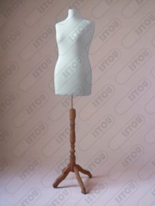 Une sculpture Buste couture femmes, réalisée en résine et fibre de verre