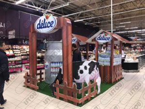 Un stand de présentation des produits Delice en résine et fibre de verre