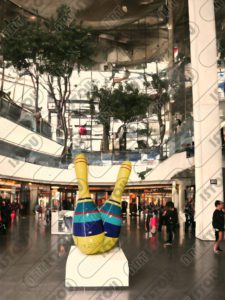 Sculpture de bowling en résine et fibre de verre renforcée d'un cadre en fer antirouille