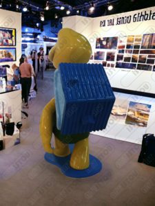 Mascotte en résine et de fibre de verre