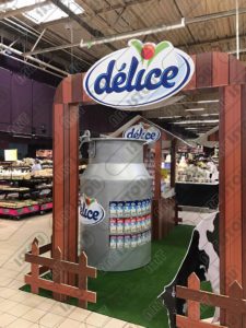 Un stand de présentation des produits Delice en résine et fibre de verre