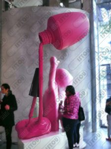 Sculpture nail art en résine et fibre de verre renforcée d'une armature métallique