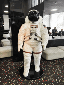 Statue astronaute NASA grandeur nature